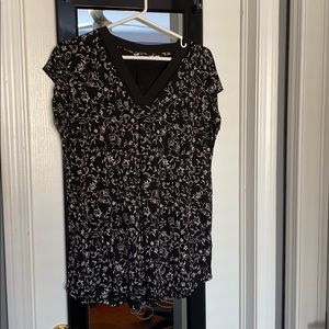 Women’s short sleeve top